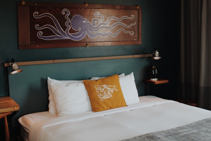 More Photos Of 147 Howerton Ave, Ilwaco Hotel For Sale