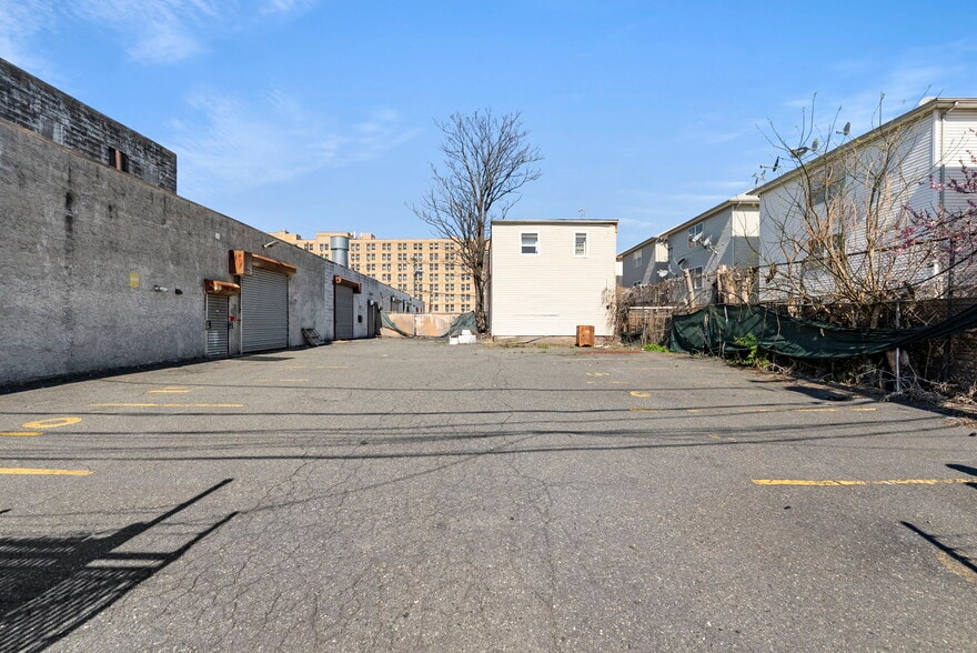 More Photos Of 116-130 Orchard St, Newark Warehouse For Sale