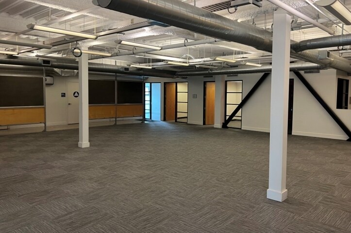 More Photos Of 6550 Vallejo St, Emeryville Research And Development For Lease