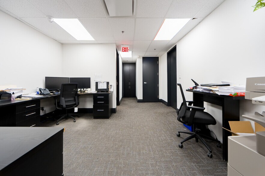 More Photos Of 7015 Tranmere Dr, Mississauga Warehouse For Sale