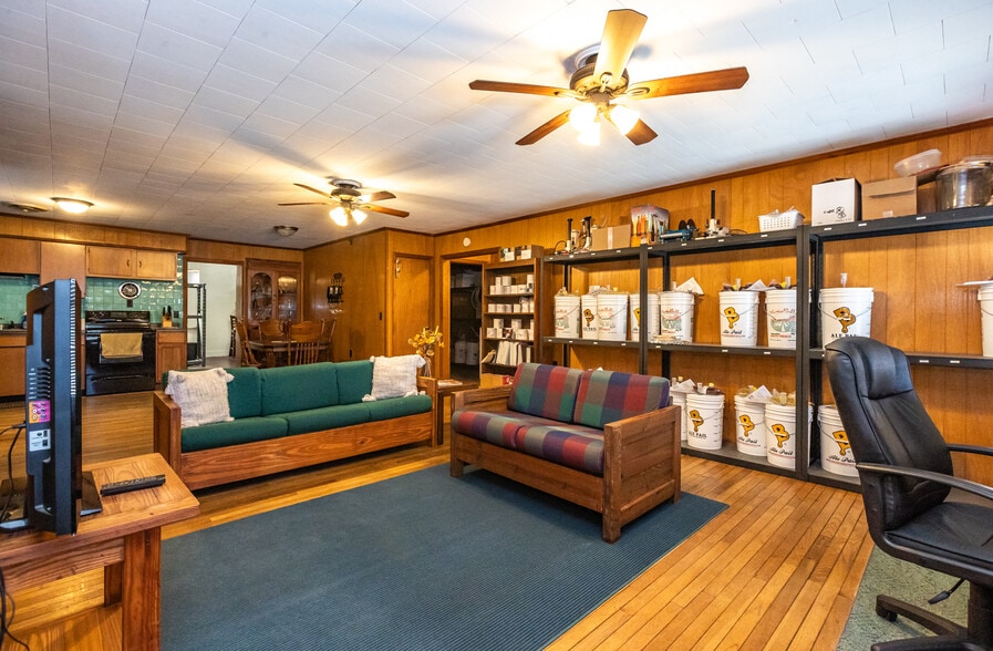 More Photos Of 18 N Jefferson St, Knightstown Storefront Retail Office For Sale
