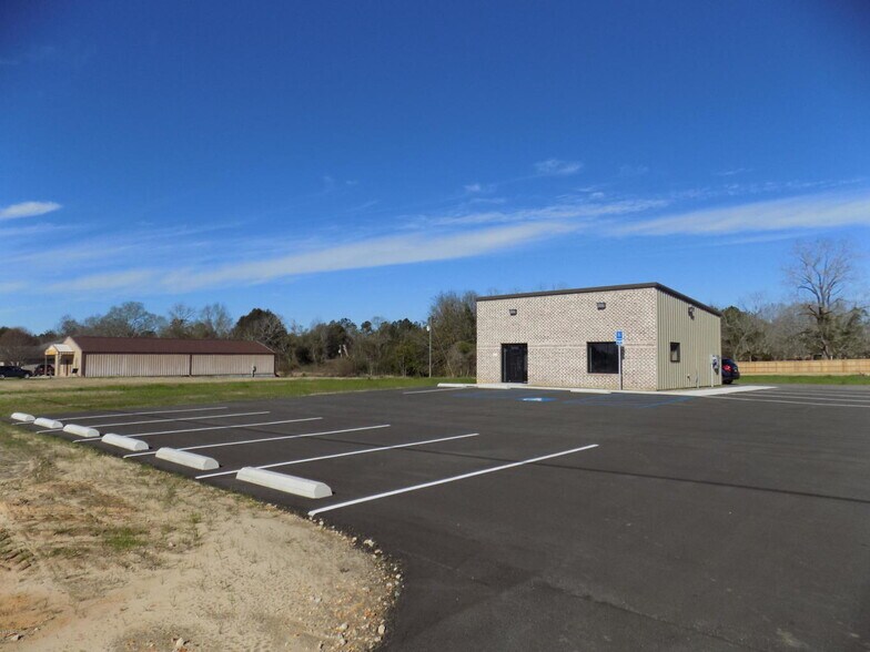 More Photos Of 1575 W Central Ave, Wiggins Office For Sale