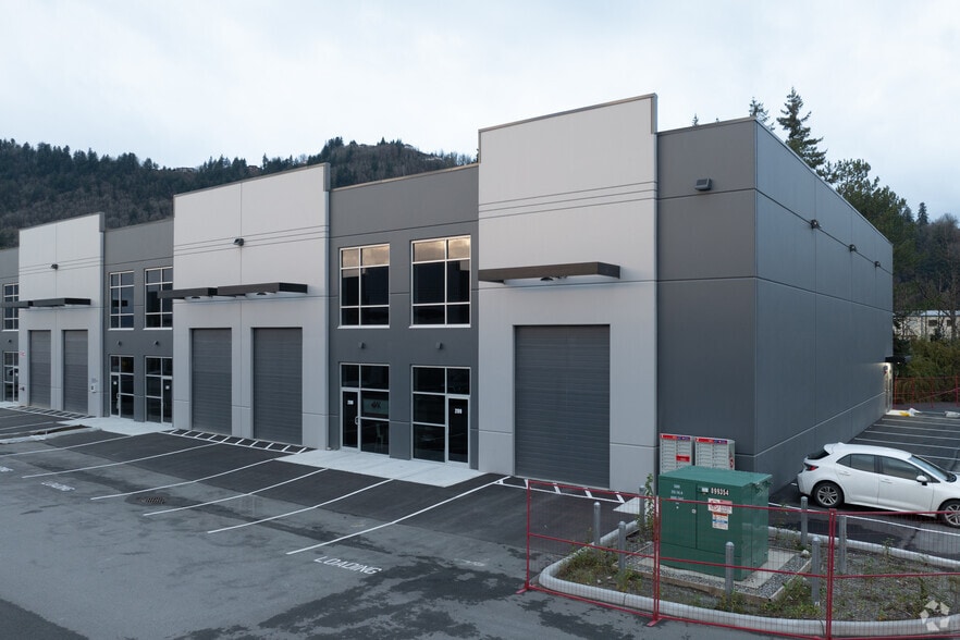 More Photos Of 7990 Lickman Rd, Chilliwack Warehouse For Lease