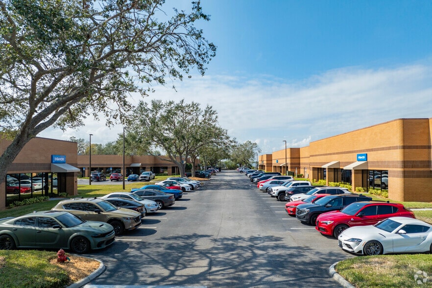 More Photos Of 10500 University Center Dr, Tampa Light Distribution For Lease