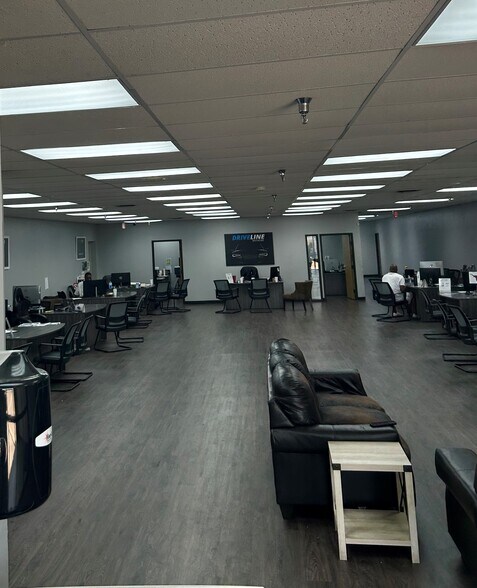 More Photos Of 1030-1048 Trend Dr, Carrollton Distribution For Lease