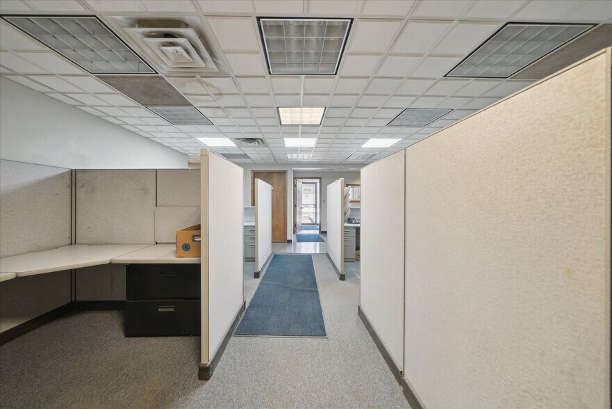 More Photos Of 4082 Sixth St, Wyandotte Warehouse For Lease