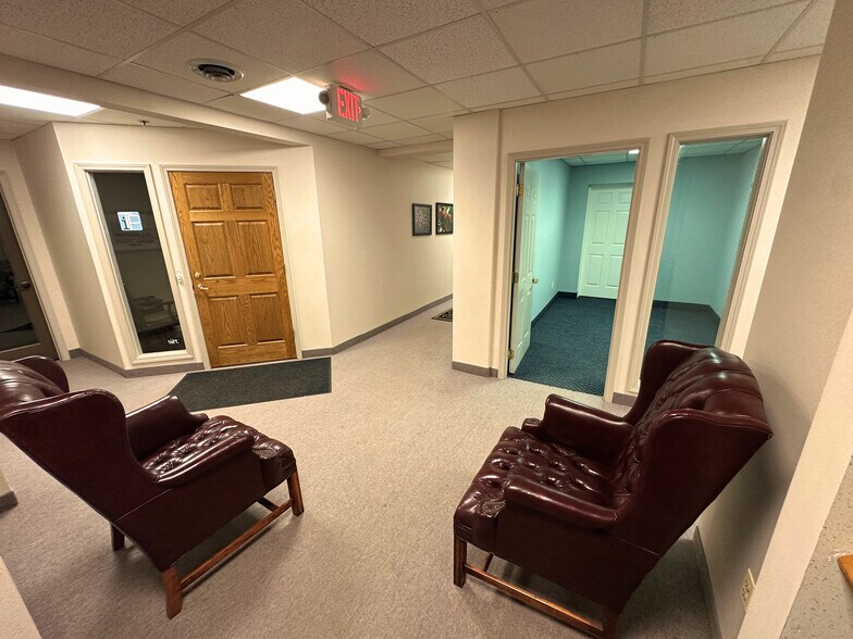 More Photos Of 55 Sullys Trl, Pittsford Office For Lease