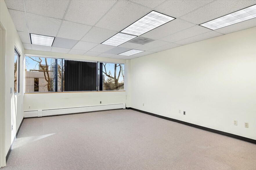 More Photos Of 140 Littleton Rd, Parsippany Office For Lease