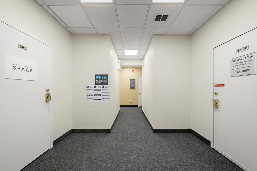 More Photos Of 215 Main St, Fort Lee Office For Sale