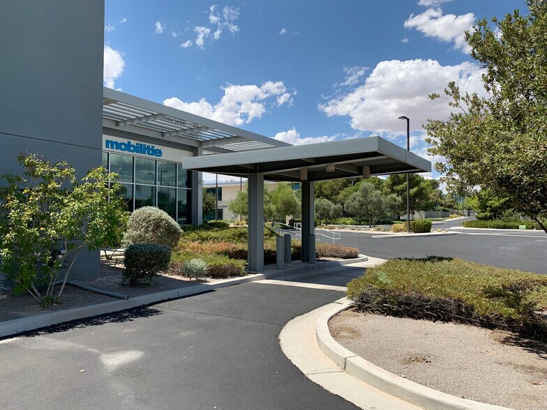 More Photos Of 6650 Via Austi Pky, Las Vegas Office For Lease