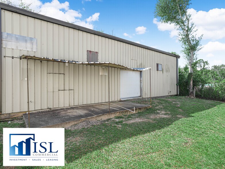 More Photos Of 2300 Old Lake Mary Rd, Sanford Warehouse For Lease