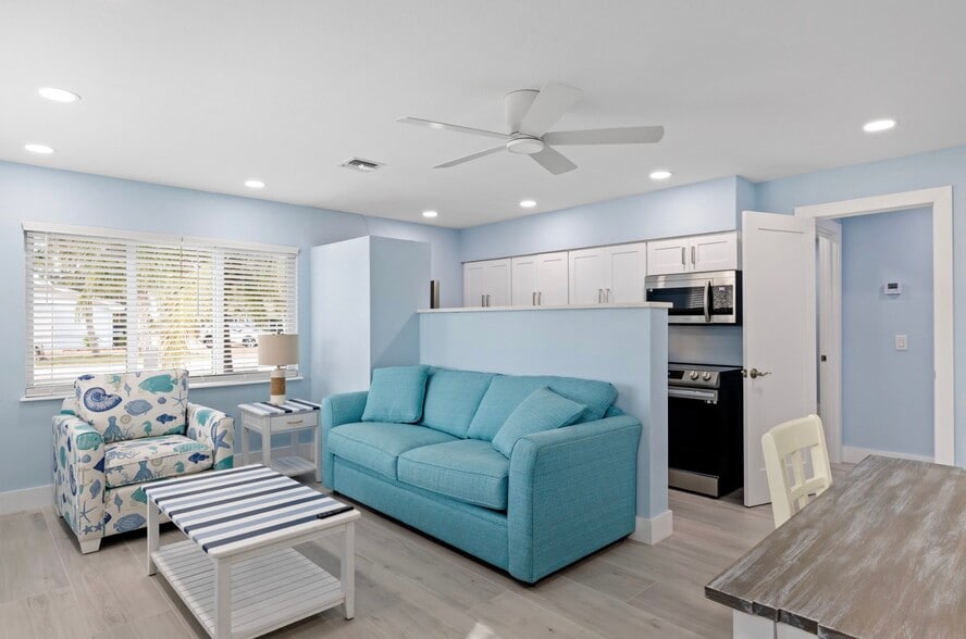 More Photos Of 706 Donax St, Sanibel Hotel For Sale