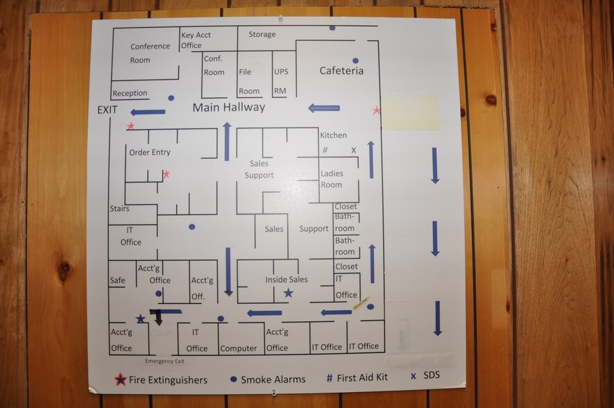 More Photos Of 10 Renaissance Way, Sanford Warehouse For Lease