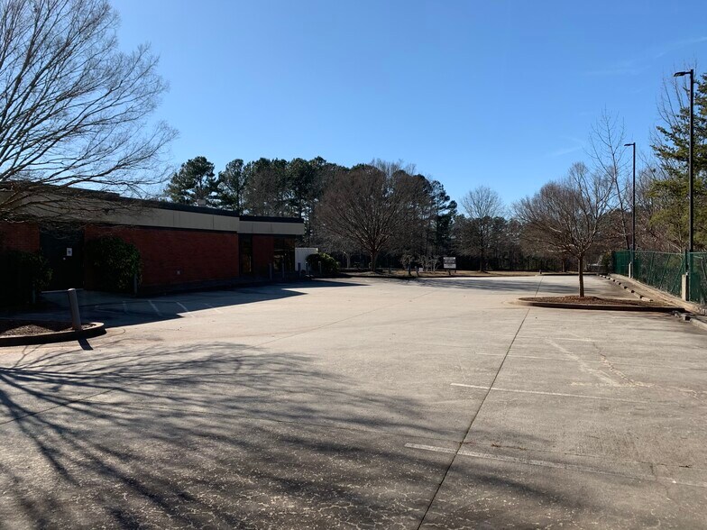 More Photos Of 3865 Medical Park Dr, Austell Medical For Sale