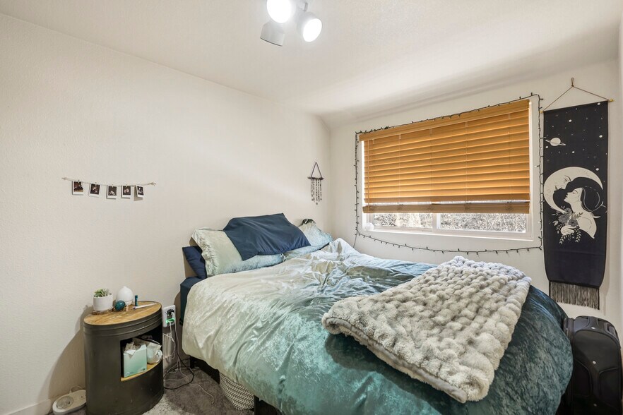 More Photos Of 403 23rd St, Golden Apartments For Sale