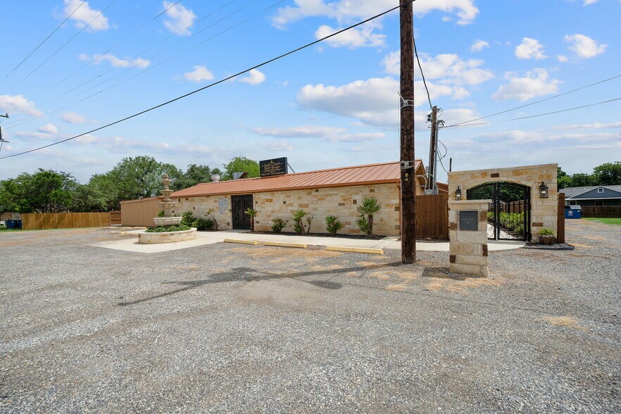 More Photos Of 19588 K St, Somerset Restaurant For Sale