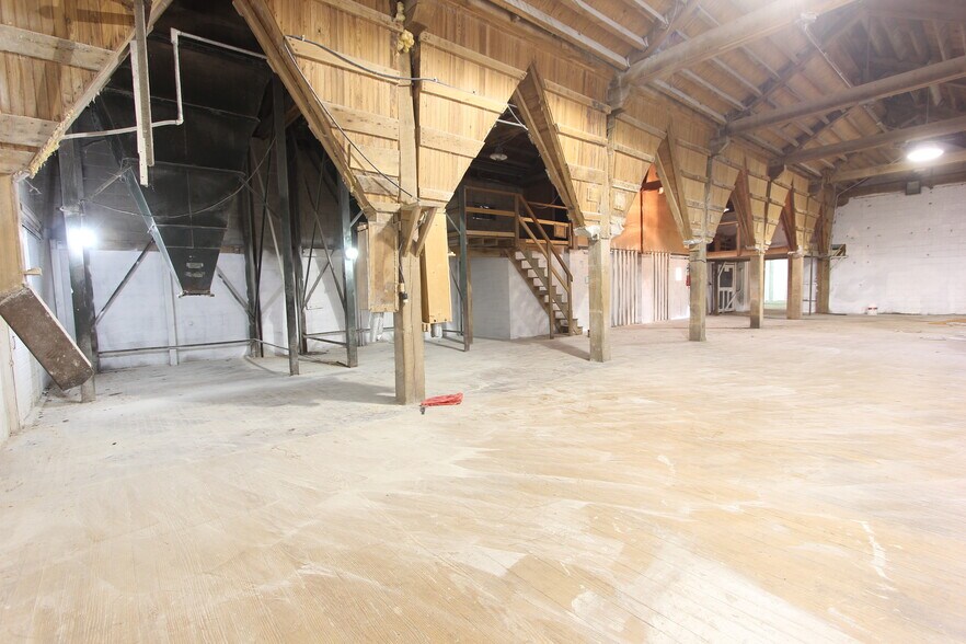 More Photos Of 36 Walnut St, Thurmont Warehouse For Lease