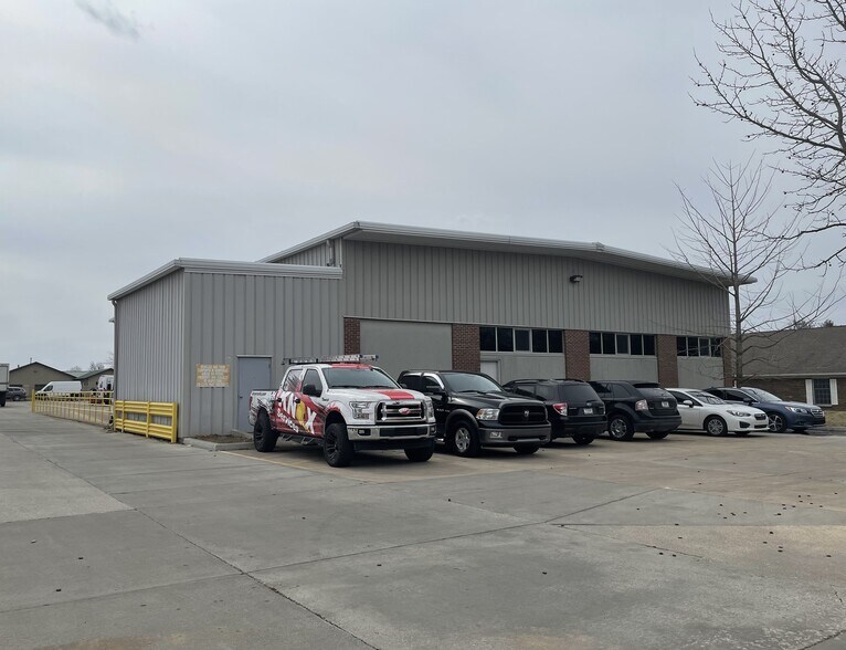 More Photos Of 1221 Cumberland Ave, West Lafayette Warehouse For Sale