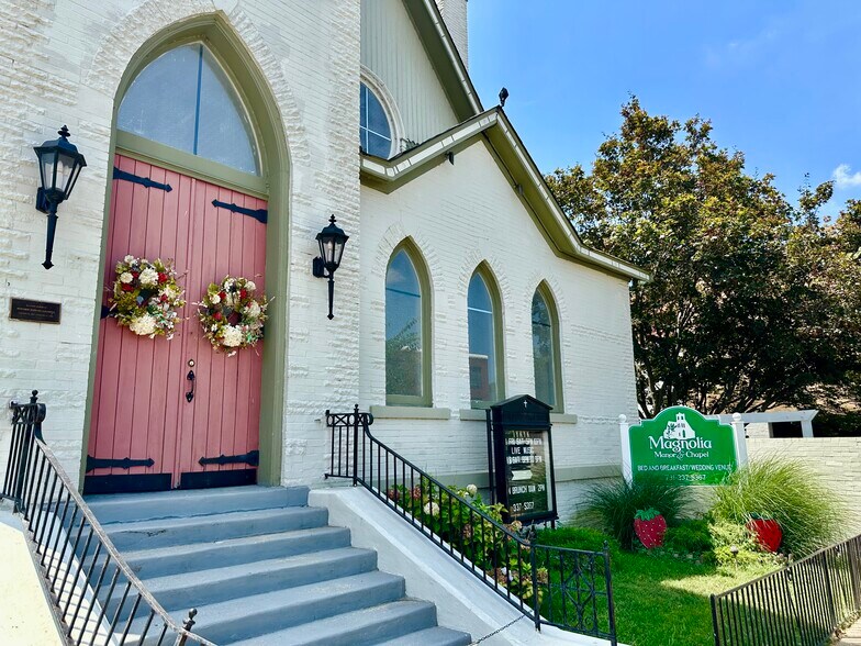 More Photos Of 1424 E Main St, Humboldt Hospitality For Sale