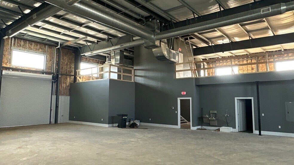 More Photos Of 9108 Warren H Abernathy Hwy, Spartanburg Light Manufacturing For Lease