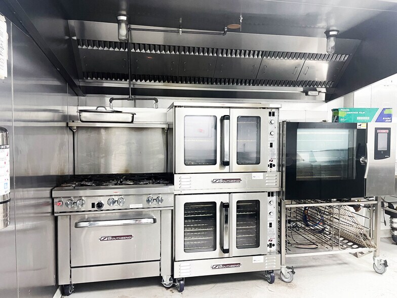 More Photos Of 196 Stanton St, New York Multifamily For Sale