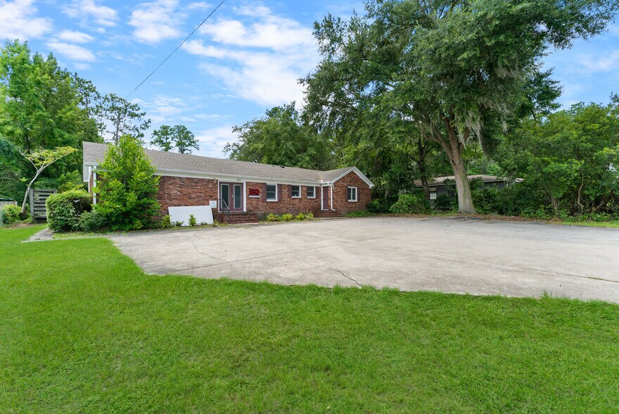 Primary Photo Of 202 E General Stewart Hwy, Hinesville Office For Sale