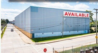 More Photos Of 1578-1732 Howard St, Lincoln Park Industrial For Sale