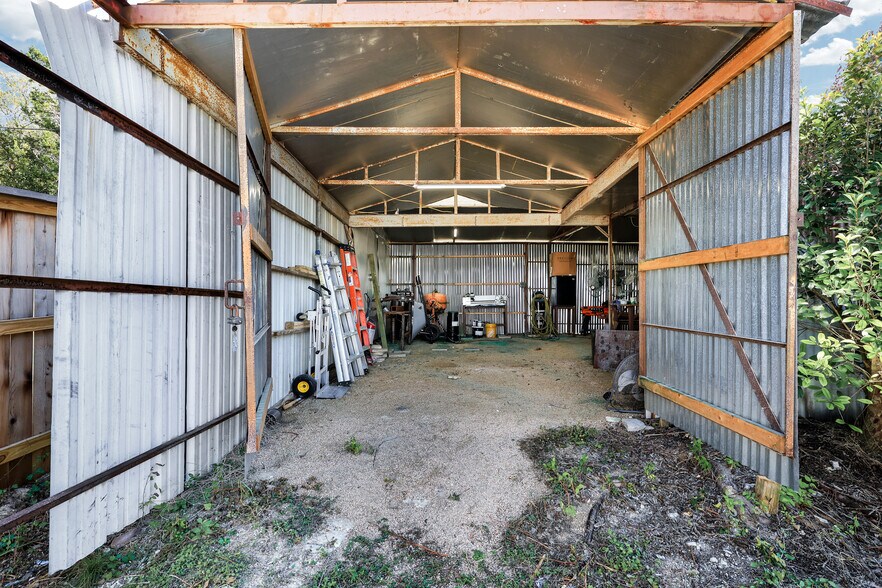 More Photos Of 1016 E Borgfeld Dr, San Antonio Flex For Sale