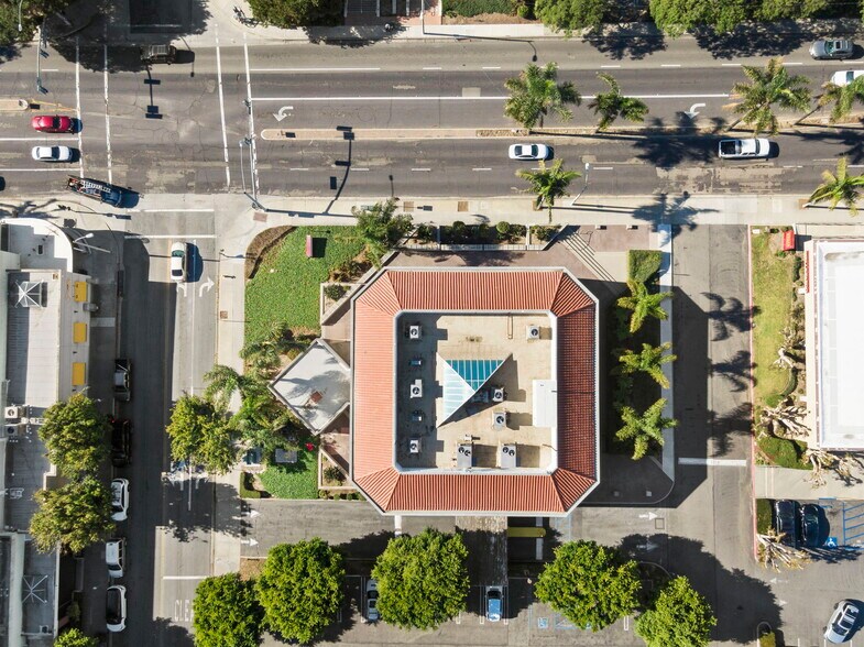 More Photos Of 300 S Mills Rd, Ventura Bank For Lease