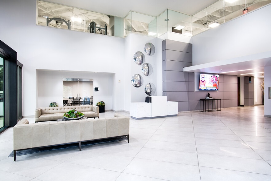 More Photos Of 5728 Lyndon B Johnson Fwy, Dallas Office For Lease