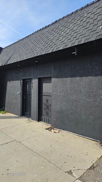 More Photos Of 8457 Foothill Blvd, Sunland General Retail For Lease