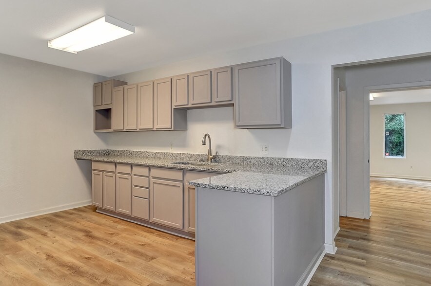 More Photos Of 2527 Fm 691, Denison Medical For Sale