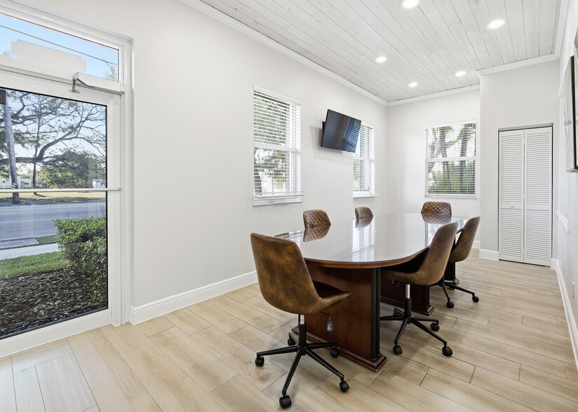 More Photos Of 1801 N Krome Ave, Homestead Office For Sale
