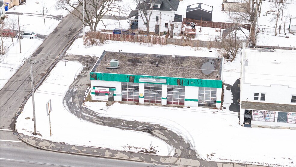 Primary Photo Of 3621 Dewey Ave, Rochester Service Station For Lease