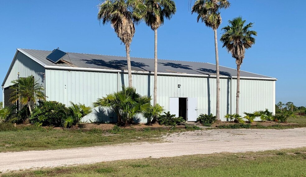 More Photos Of 12245 NE 56th Ave, Okeechobee Airplane Hangar For Sale