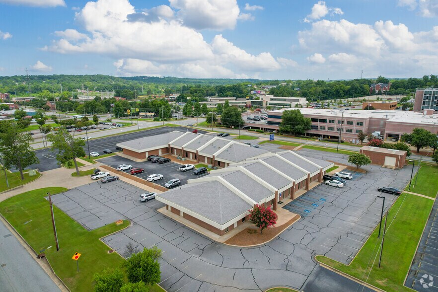 More Photos Of 500 18th St, Columbus Medical For Lease