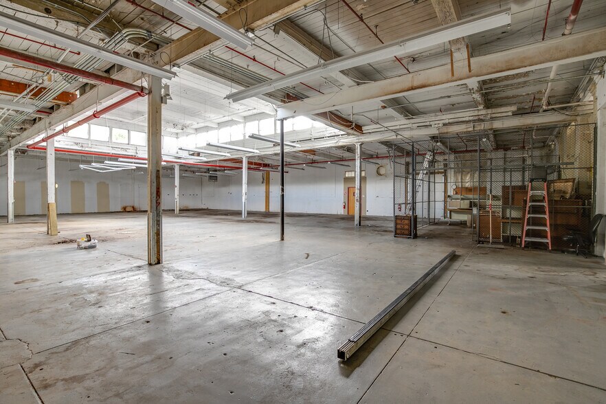 More Photos Of 3661 W Shore Rd, Warwick Warehouse For Sale