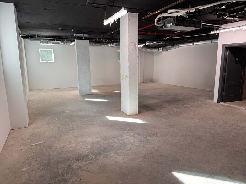 More Photos Of 8301 13th Ave, Brooklyn Office For Sale