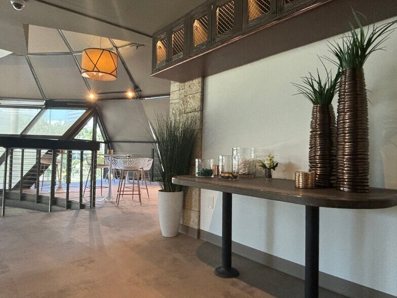 More Photos Of 100-200 Harbor Dr, San Diego Apartments For Sale