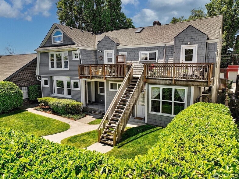 Primary Photo Of 1111 18th Ave, Seattle Apartments For Sale