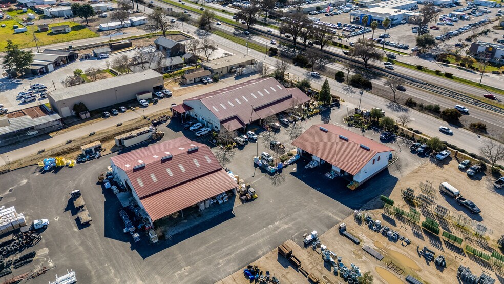 More Photos Of 2450 Ramada Dr, Paso Robles Flex For Sale