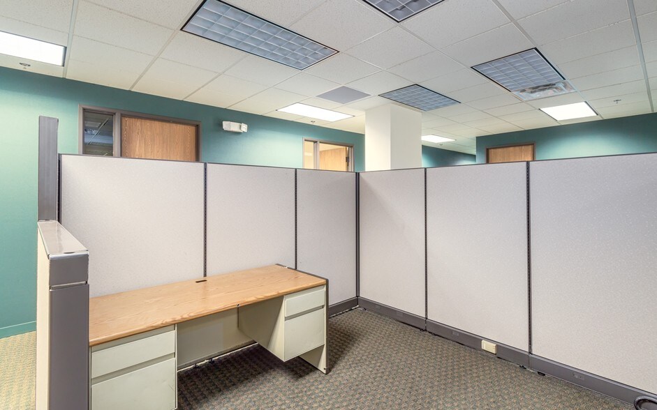 More Photos Of 22710 Haggerty Rd, Farmington Hills Research And Development For Lease