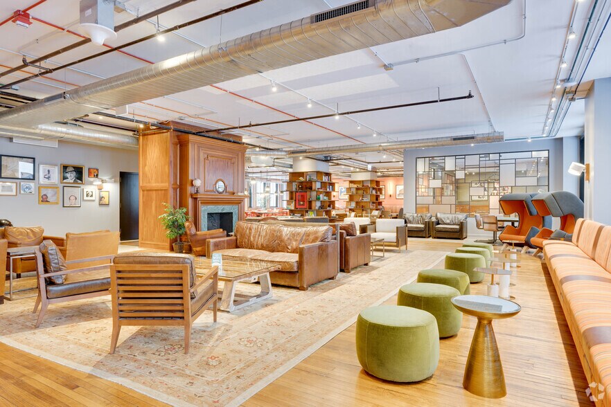 More Photos Of 125 S Clark St, Chicago Loft Creative Space For Lease