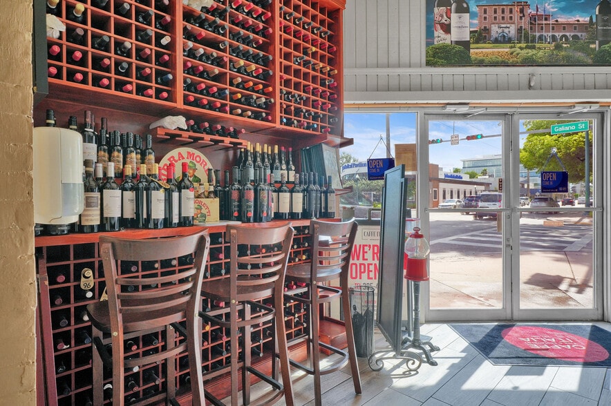 More Photos Of 3800 SW 8th St, Coral Gables Restaurant For Sale