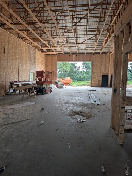 More Photos Of N7144 Bowers Rd, Elkhorn Industrial For Lease