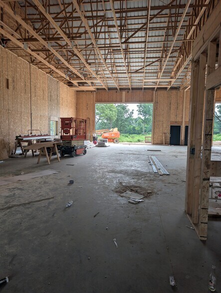 More Photos Of N7152 Bowers Rd, Elkhorn Office For Lease