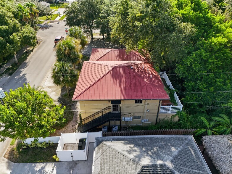 More Photos Of 123 Tangerine Ave, Merritt Island Office For Sale