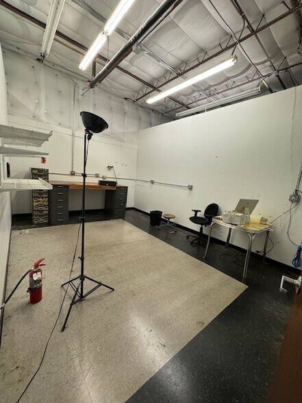 More Photos Of 813 Morrow St, Austin Flex For Lease