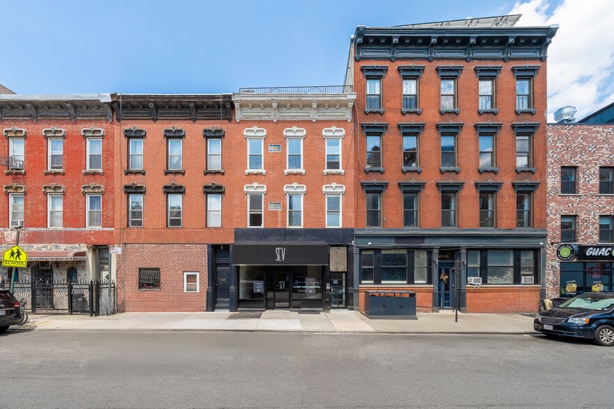 More Photos Of 147 Grand St, Brooklyn Apartments For Sale