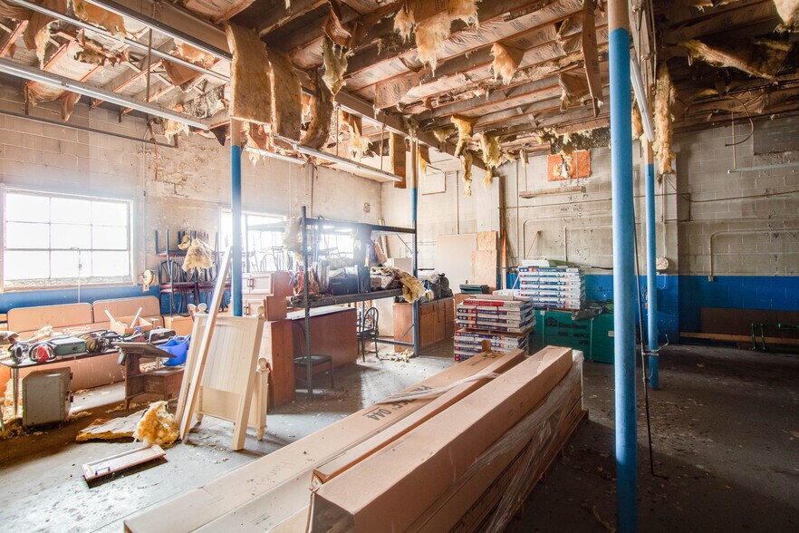 More Photos Of 1008 N Main St, Brighton Specialty For Sale